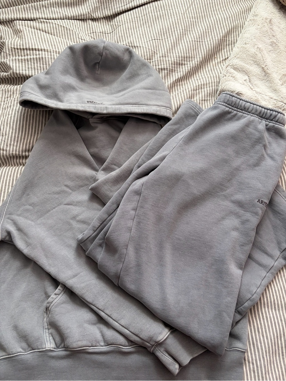Aritzia Women's Gray Hoodie & Joggers Set